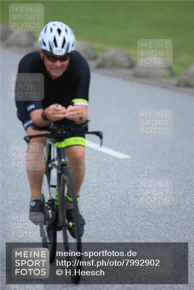 21.06.2025 - 27. Vierlanden-Triathlon H.Heesch http://msf.ph/oto/7992902 15.06.2025 12:03:56 Radfahren 151, 638, 735, 764, 775, 798, 858, 956 meine-sportfotos.de