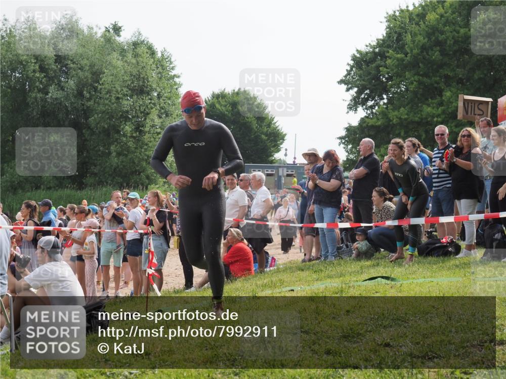 15.06.2025 - 27. Vierlanden-Triathlon KatJ http://msf.ph/oto/7992911 15.06.2025 09:54:01 Schwimmen 307 meine-sportfotos.de