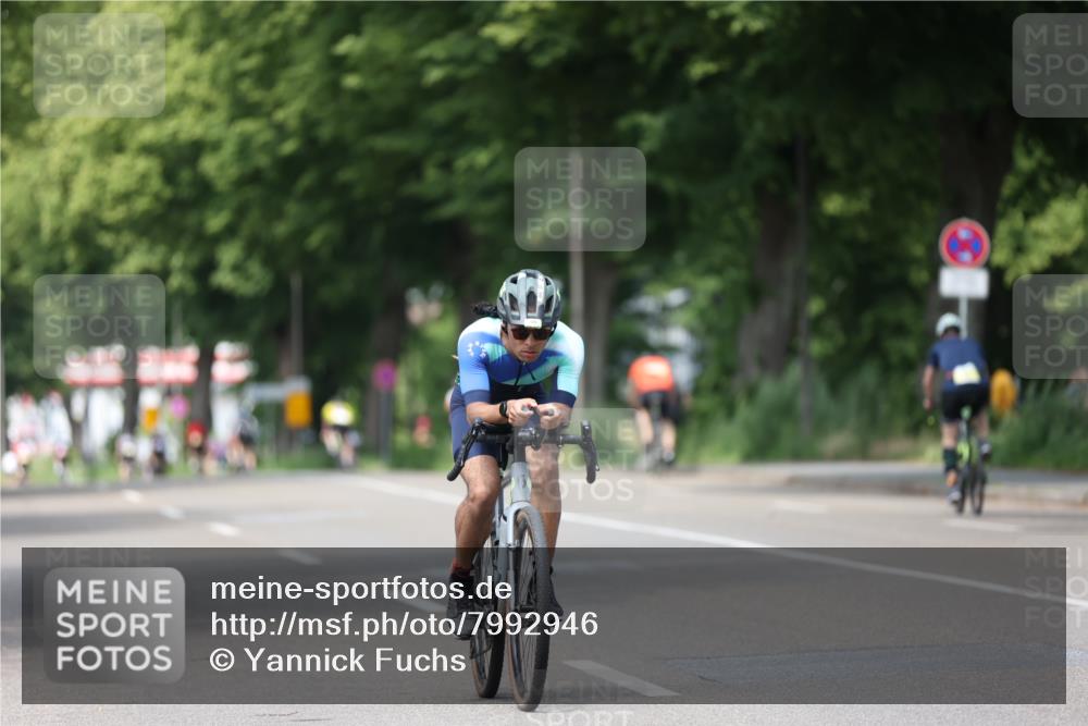 15.06.2025 - 7 Türme Triathlon Yannick Fuchs http://msf.ph/oto/7992946 15.06.2025 13:06:14 Radfahren 427, 509 meine-sportfotos.de