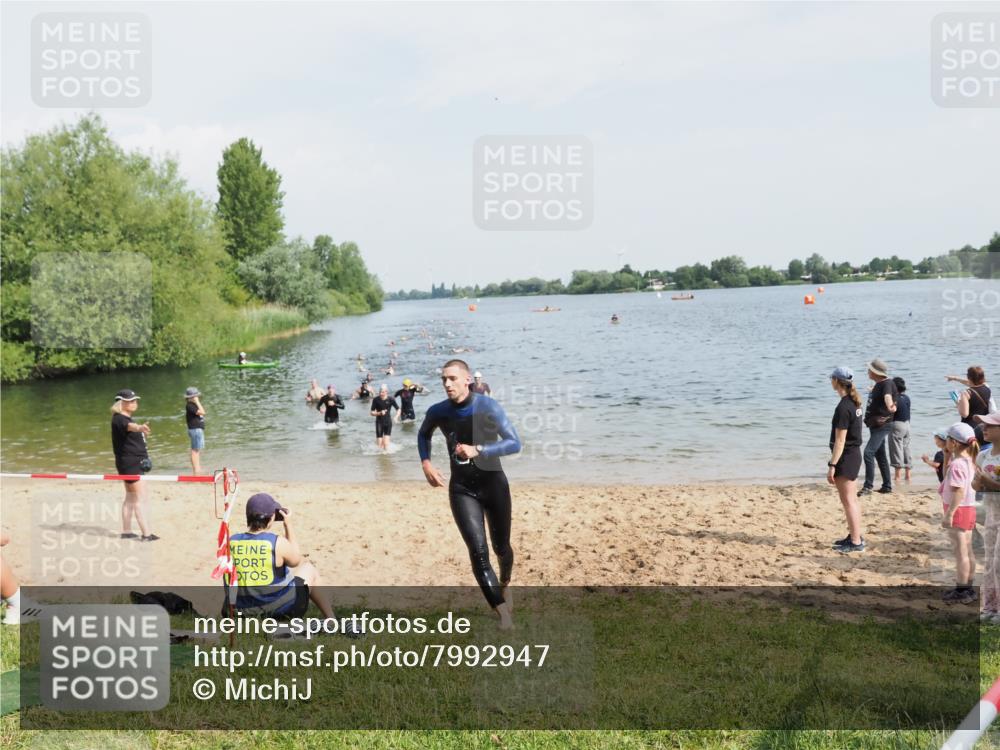 21.06.2025 - 27. Vierlanden-Triathlon MichiJ http://msf.ph/oto/7992947 15.06.2026 09:55:18 Schwimmen 299, 306, 311, 316, 327, 348, 353 meine-sportfotos.de