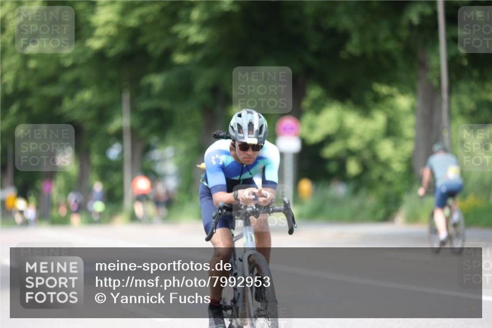 15.06.2025 - 7 Türme Triathlon Yannick Fuchs http://msf.ph/oto/7992953 15.06.2025 13:06:14 Radfahren 427, 509 meine-sportfotos.de