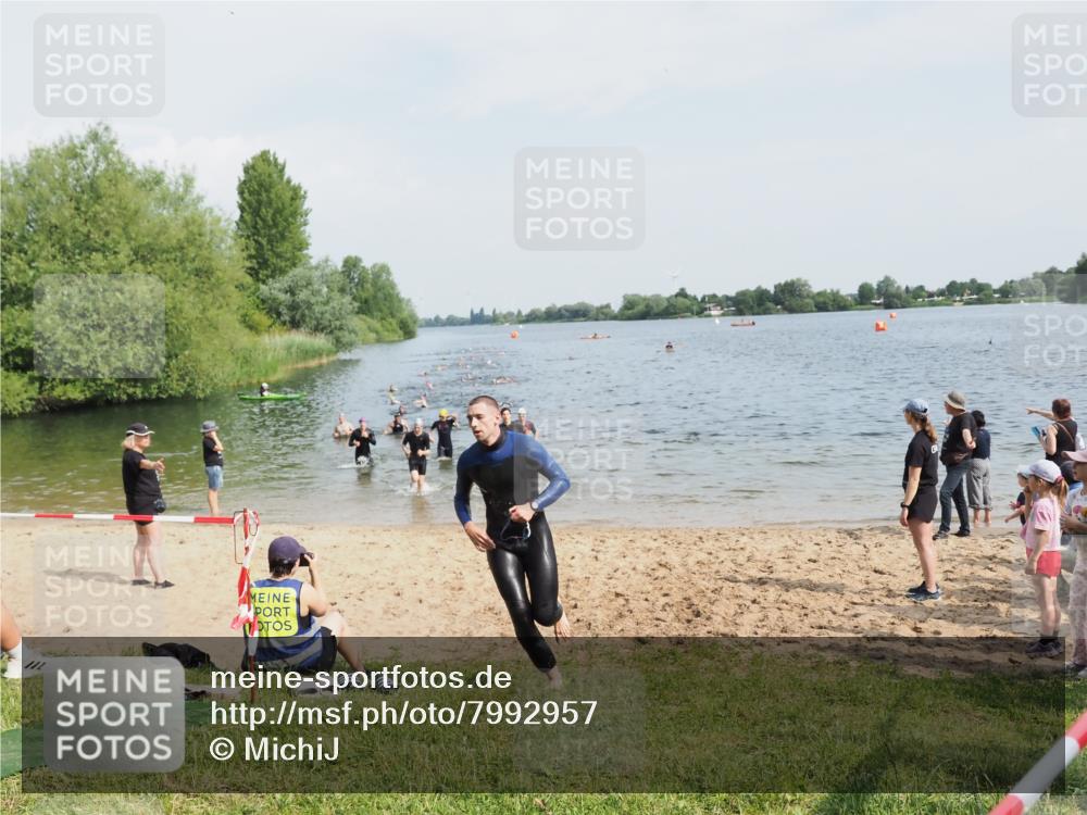 21.06.2025 - 27. Vierlanden-Triathlon MichiJ http://msf.ph/oto/7992957 15.06.2026 09:55:18 Schwimmen 299, 306, 311, 316, 327, 348, 353 meine-sportfotos.de