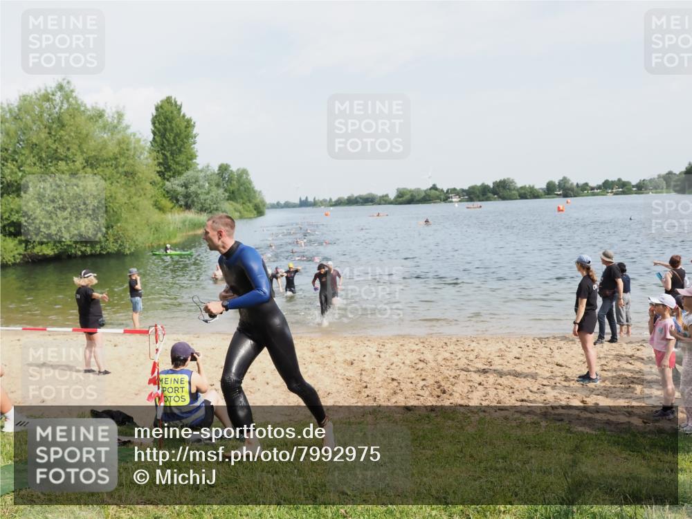 21.06.2025 - 27. Vierlanden-Triathlon MichiJ http://msf.ph/oto/7992975 15.06.2026 09:55:19 Schwimmen 299, 306, 311, 316, 327, 348, 353 meine-sportfotos.de