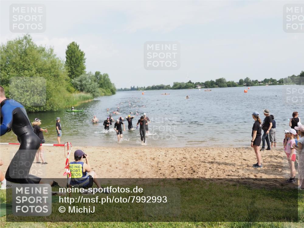 21.06.2025 - 27. Vierlanden-Triathlon MichiJ http://msf.ph/oto/7992993 15.06.2026 09:55:19 Schwimmen 299, 306, 311, 316, 327, 348, 353 meine-sportfotos.de