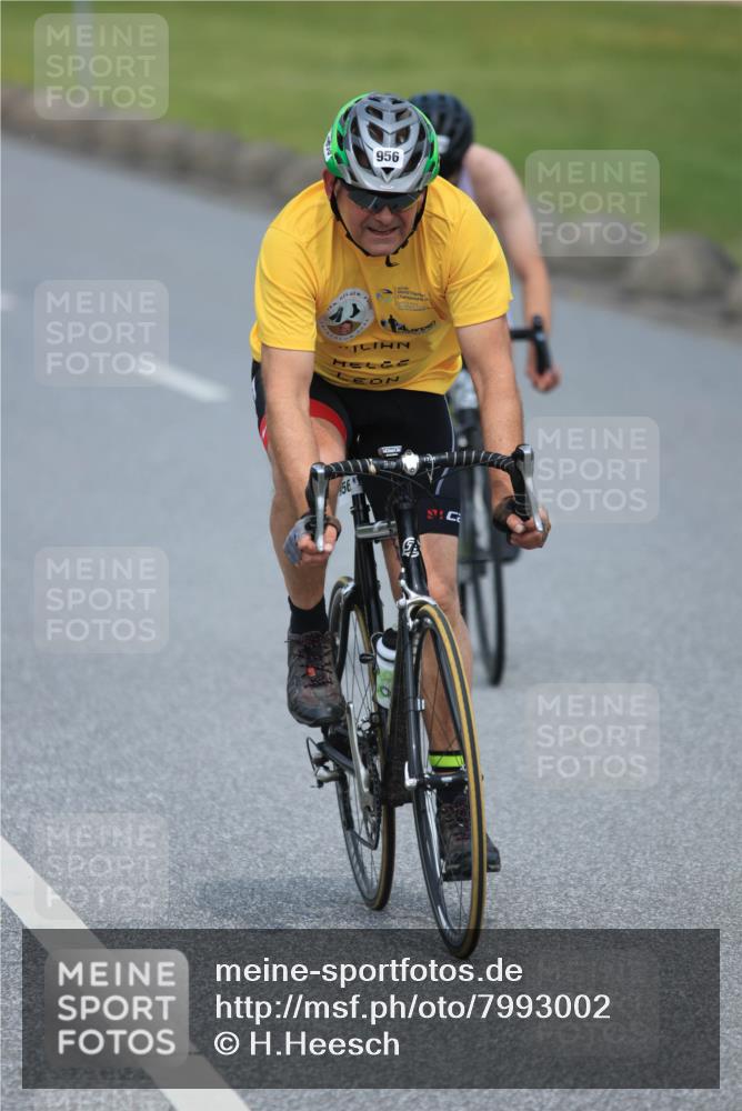 21.06.2025 - 27. Vierlanden-Triathlon H.Heesch http://msf.ph/oto/7993002 15.06.2025 12:04:01 Radfahren 653, 695, 735, 736, 764, 775, 798, 858, 956 meine-sportfotos.de