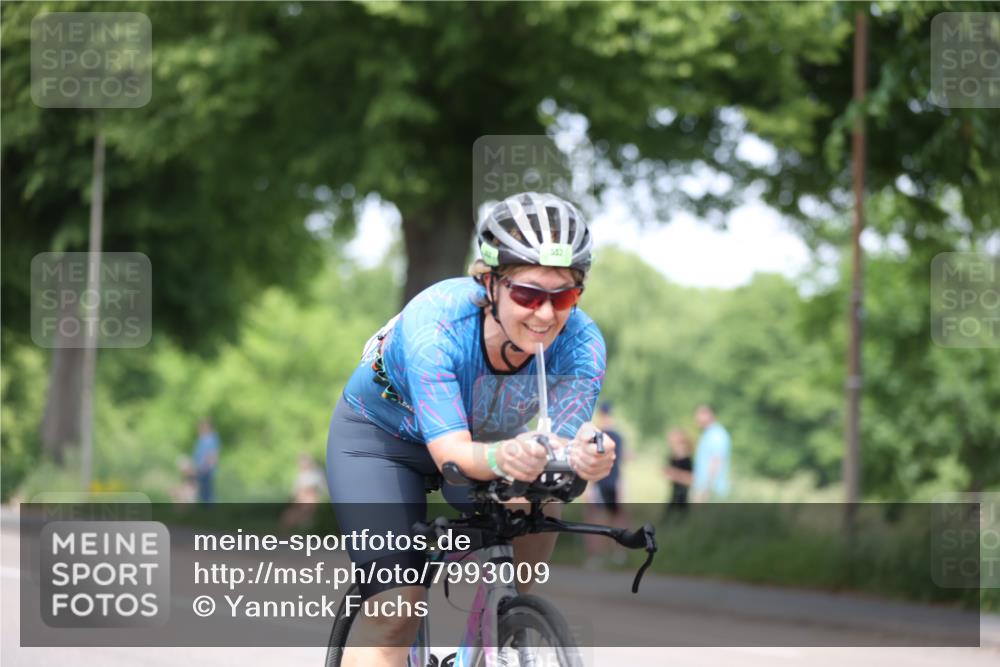 15.06.2025 - 7 Türme Triathlon Yannick Fuchs http://msf.ph/oto/7993009 15.06.2025 13:06:23 Radfahren 207, 427, 464, 1200 meine-sportfotos.de
