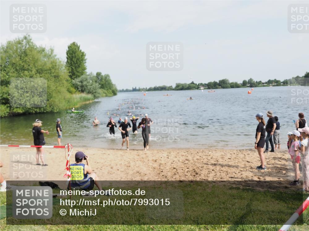 21.06.2025 - 27. Vierlanden-Triathlon MichiJ http://msf.ph/oto/7993015 15.06.2026 09:55:20 Schwimmen 299, 306, 316, 327, 335, 348, 353 meine-sportfotos.de