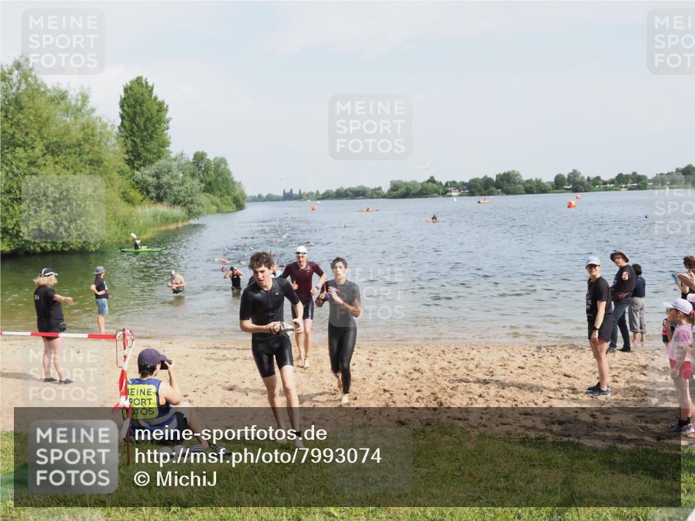 21.06.2025 - 27. Vierlanden-Triathlon MichiJ http://msf.ph/oto/7993074 15.06.2026 09:55:23 Schwimmen 306, 316, 327, 335, 348, 353 meine-sportfotos.de