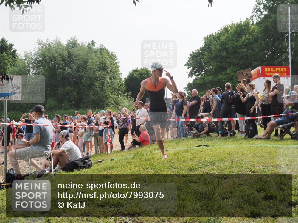15.06.2025 - 27. Vierlanden-Triathlon KatJ http://msf.ph/oto/7993075 15.06.2025 09:54:15 Schwimmen 267, 302, 337, 356 meine-sportfotos.de