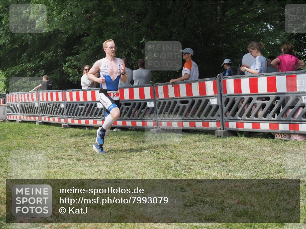 21.06.2025 - 27. Vierlanden-Triathlon KatJ http://msf.ph/oto/7993079 15.06.2025 12:33:32 Ziel 85 meine-sportfotos.de