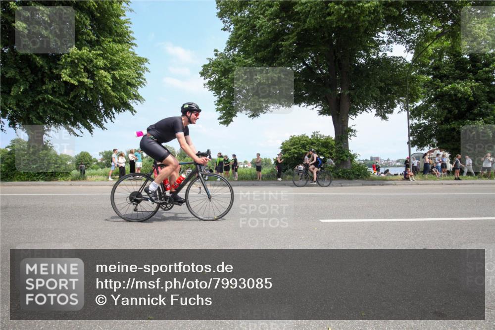 15.06.2025 - 7 Türme Triathlon Yannick Fuchs http://msf.ph/oto/7993085 15.06.2025 13:30:24 Radfahren 305, 332, 462, 681, 1019, 1028, 1070 meine-sportfotos.de
