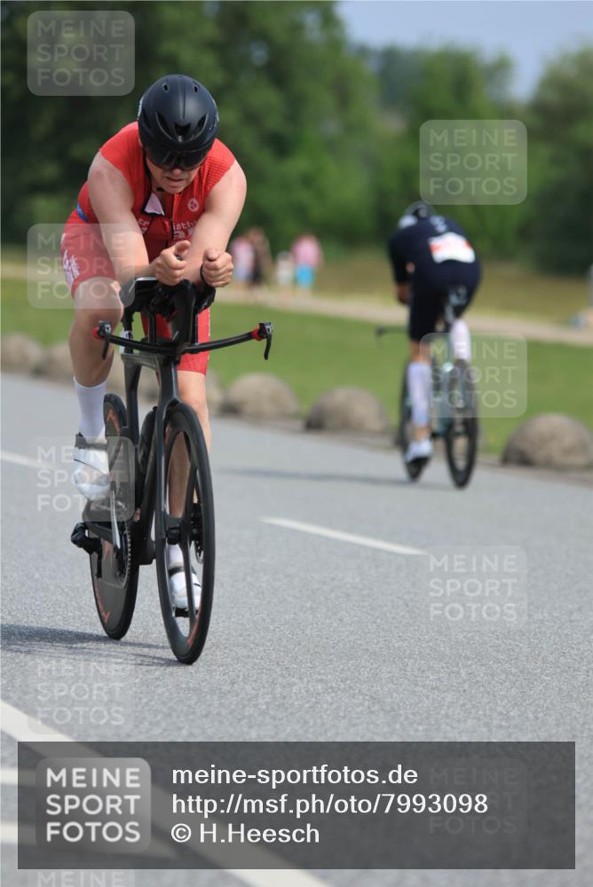 15.06.2025 - 27. Vierlanden-Triathlon H.Heesch http://msf.ph/oto/7993098 15.06.2025 10:21:15 Radfahren 36, 108, 168, 217, 540 meine-sportfotos.de