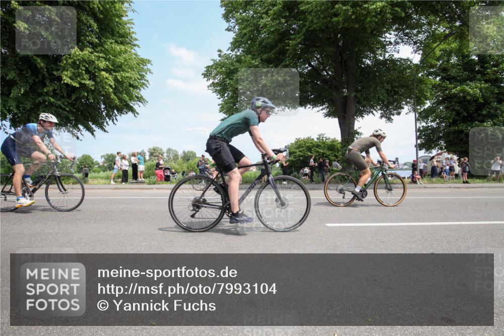 15.06.2025 - 7 Türme Triathlon Yannick Fuchs http://msf.ph/oto/7993104 15.06.2025 13:30:25 Radfahren 305, 332, 462, 681, 1019, 1028, 1070 meine-sportfotos.de