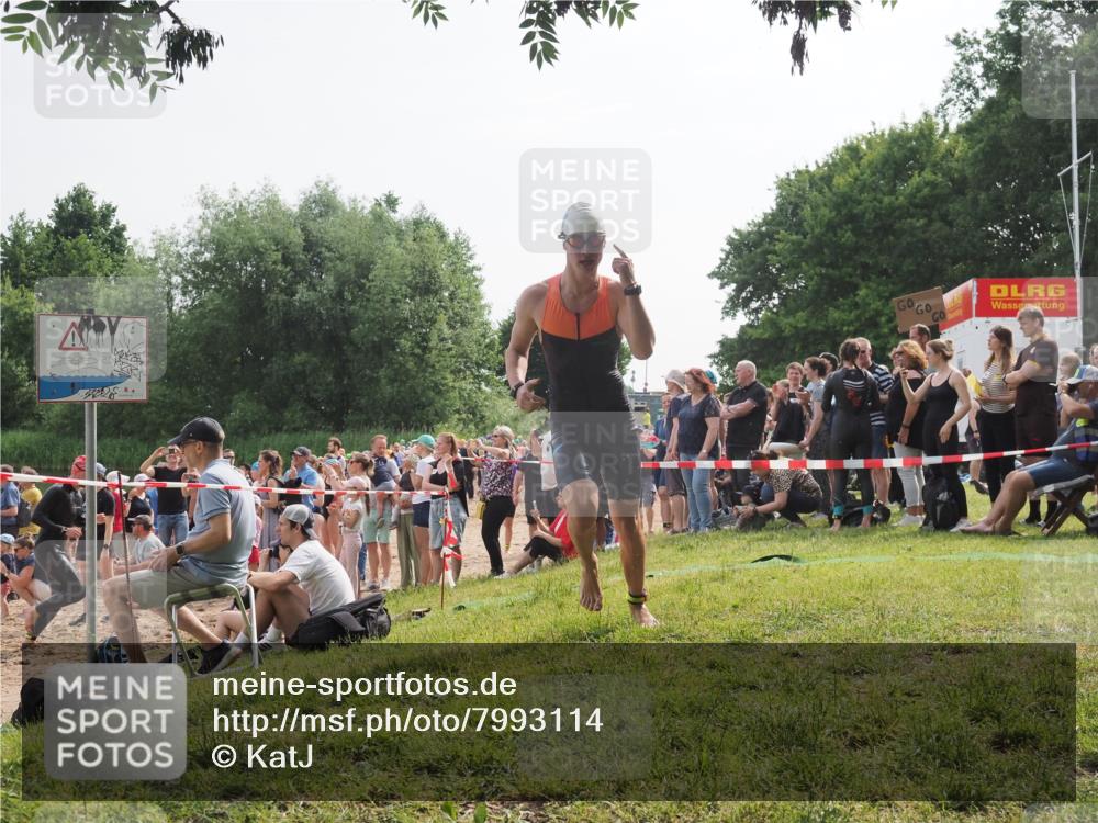 15.06.2025 - 27. Vierlanden-Triathlon KatJ http://msf.ph/oto/7993114 15.06.2025 09:54:15 Schwimmen 267, 302, 337, 356 meine-sportfotos.de