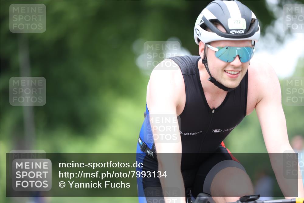 15.06.2025 - 7 Türme Triathlon Yannick Fuchs http://msf.ph/oto/7993134 15.06.2025 12:04:41 Radfahren 200 meine-sportfotos.de