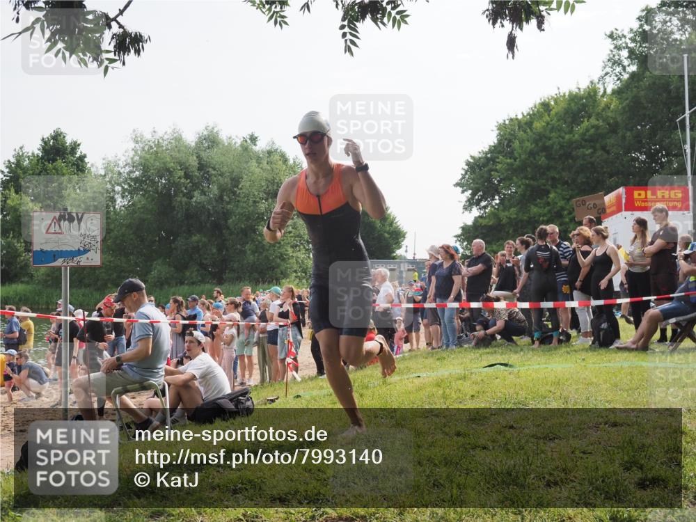 15.06.2025 - 27. Vierlanden-Triathlon KatJ http://msf.ph/oto/7993140 15.06.2025 09:54:15 Schwimmen 267, 302, 337, 356 meine-sportfotos.de