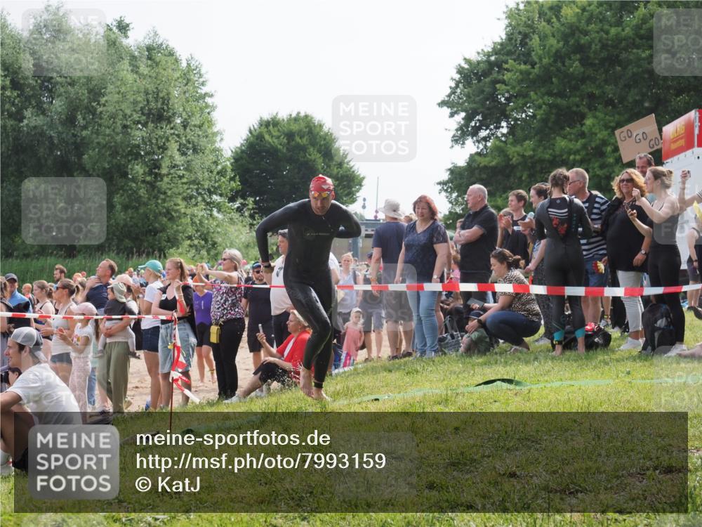 15.06.2025 - 27. Vierlanden-Triathlon KatJ http://msf.ph/oto/7993159 15.06.2025 09:54:17 Schwimmen 267, 302, 337, 356 meine-sportfotos.de