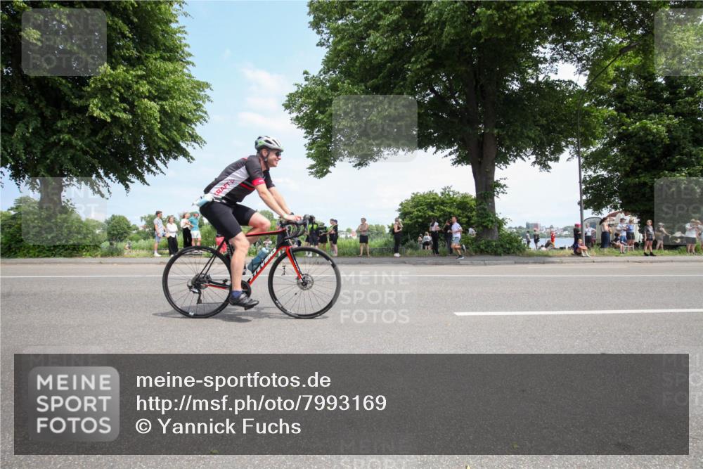 15.06.2025 - 7 Türme Triathlon Yannick Fuchs http://msf.ph/oto/7993169 15.06.2025 13:30:33 Radfahren 305, 332, 545, 786 meine-sportfotos.de