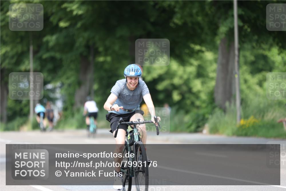 15.06.2025 - 7 Türme Triathlon Yannick Fuchs http://msf.ph/oto/7993176 15.06.2025 13:06:46 Radfahren 383, 544, 572, 1192 meine-sportfotos.de
