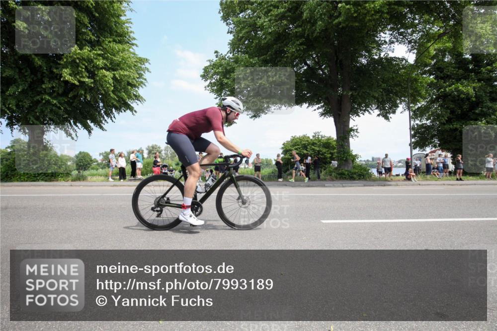 15.06.2025 - 7 Türme Triathlon Yannick Fuchs http://msf.ph/oto/7993189 15.06.2025 13:30:38 Radfahren 545, 786 meine-sportfotos.de