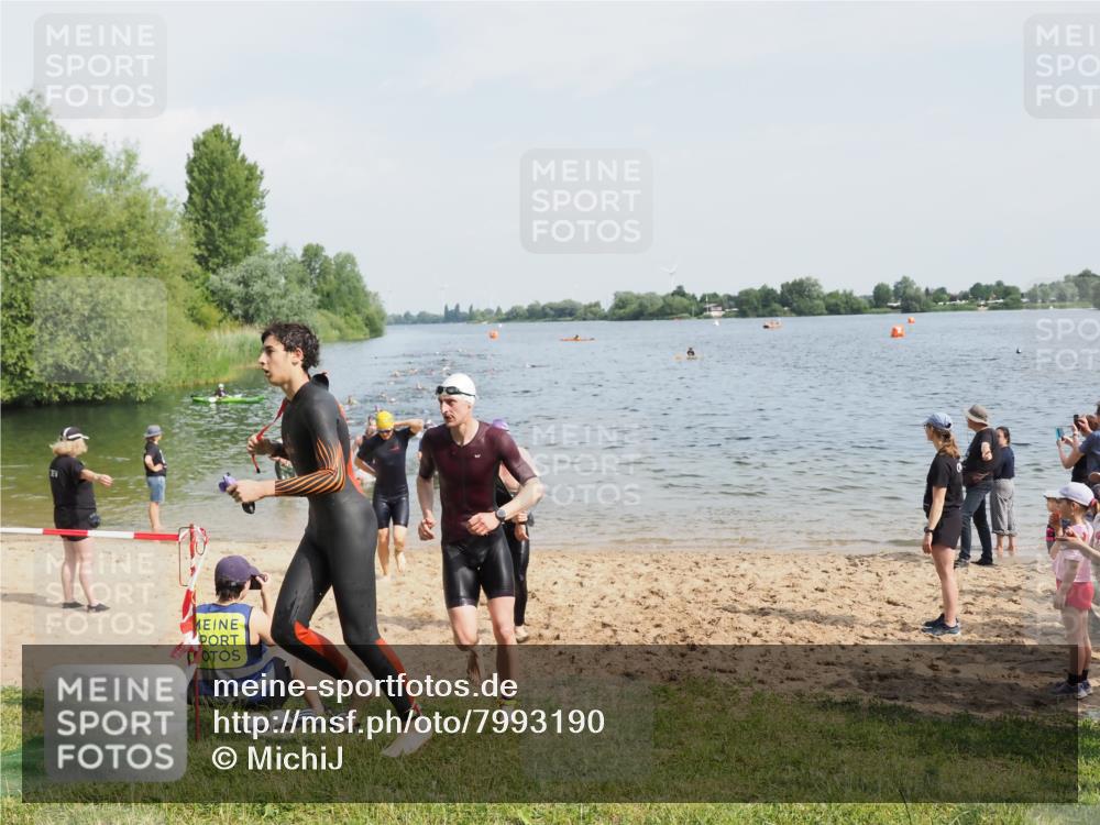 21.06.2025 - 27. Vierlanden-Triathlon MichiJ http://msf.ph/oto/7993190 15.06.2026 09:55:26 Schwimmen 272, 316, 327, 329, 335, 348, 353, 548 meine-sportfotos.de