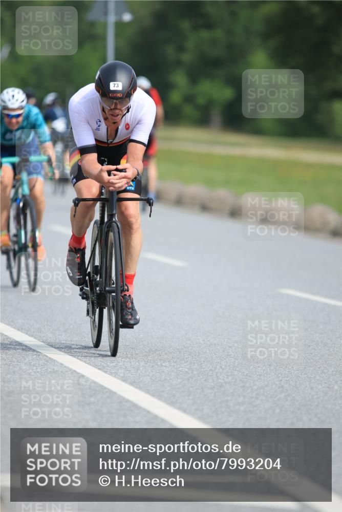 15.06.2025 - 27. Vierlanden-Triathlon H.Heesch http://msf.ph/oto/7993204 15.06.2025 10:22:13 Radfahren 39, 54, 73, 82, 113, 149, 207, 466, 612, 618 meine-sportfotos.de