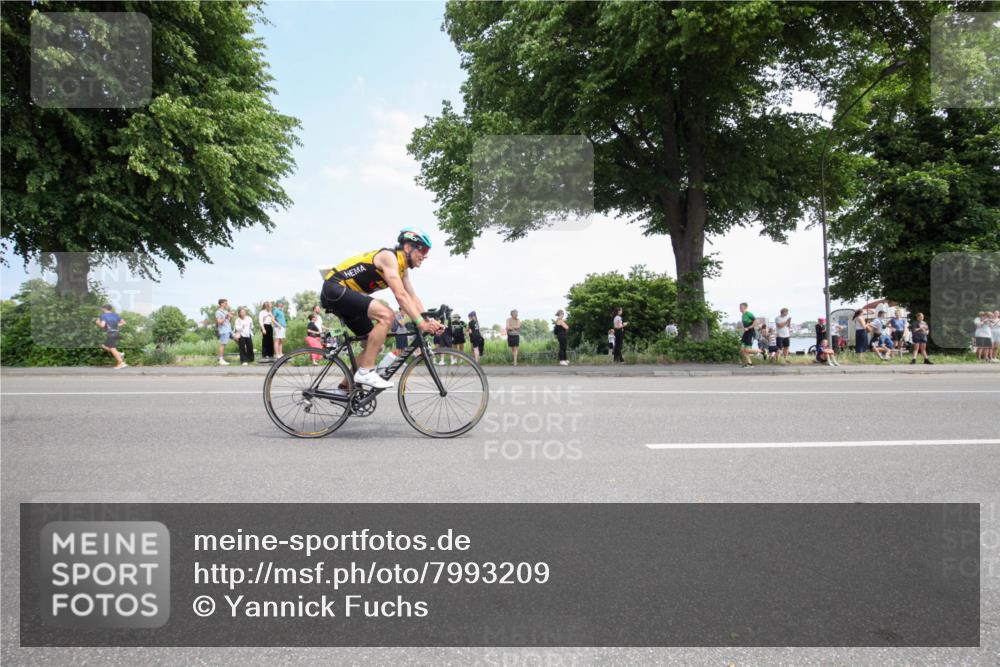 15.06.2025 - 7 Türme Triathlon Yannick Fuchs http://msf.ph/oto/7993209 15.06.2025 13:30:55 Radfahren 257, 636, 1052 meine-sportfotos.de