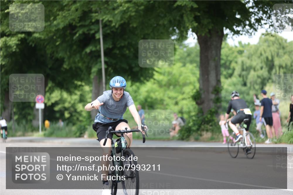 15.06.2025 - 7 Türme Triathlon Yannick Fuchs http://msf.ph/oto/7993211 15.06.2025 13:06:46 Radfahren 383, 544, 572, 1192 meine-sportfotos.de