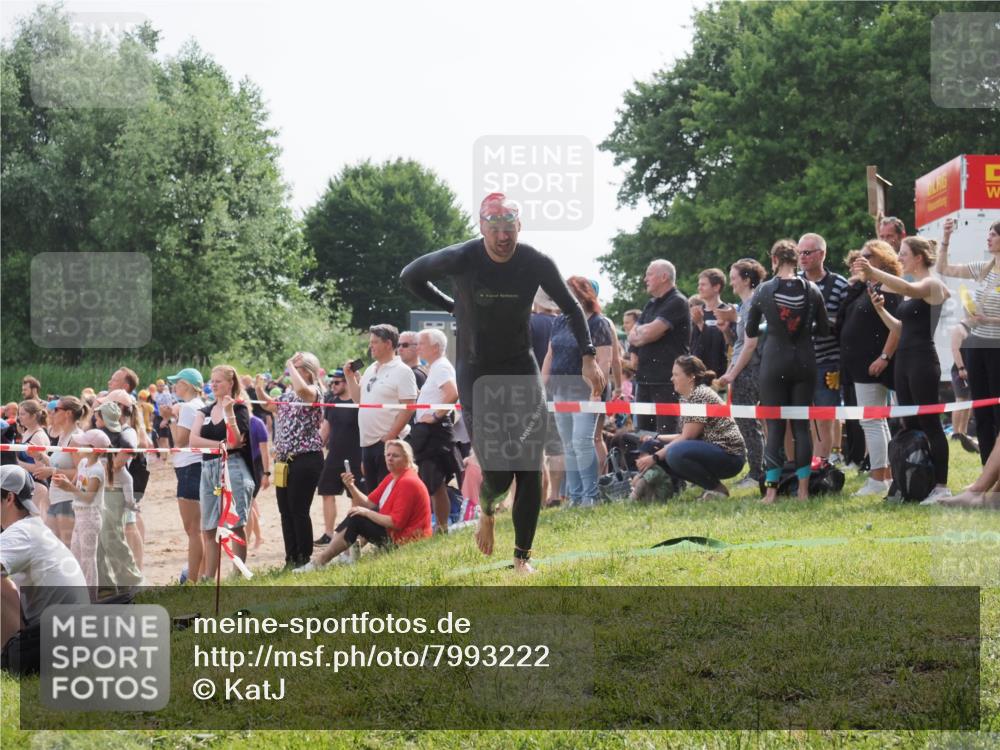 15.06.2025 - 27. Vierlanden-Triathlon KatJ http://msf.ph/oto/7993222 15.06.2025 09:54:18 Schwimmen 267, 302, 337, 342, 356 meine-sportfotos.de