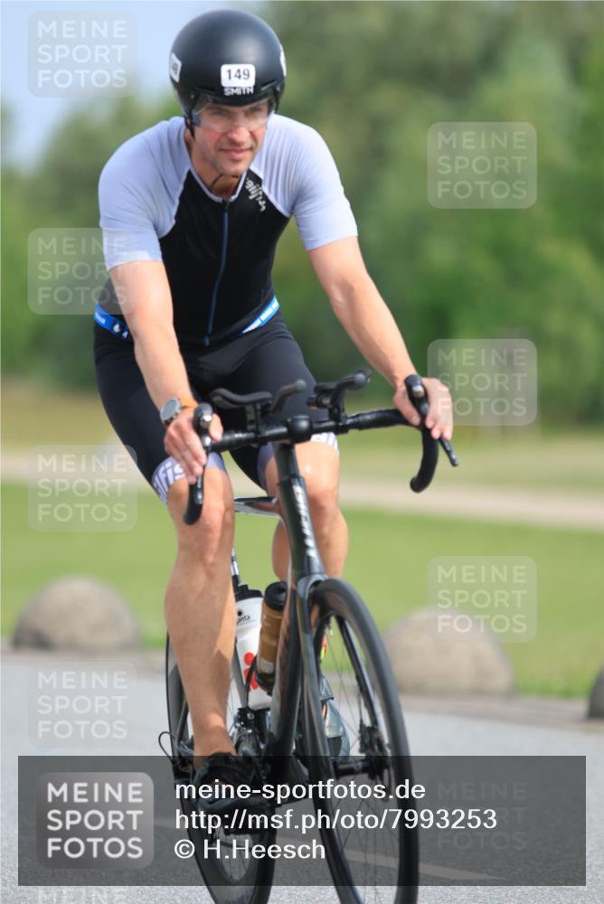 15.06.2025 - 27. Vierlanden-Triathlon H.Heesch http://msf.ph/oto/7993253 15.06.2025 10:22:17 Radfahren 39, 54, 73, 82, 94, 113, 149, 207, 466, 490, 612, 618 meine-sportfotos.de