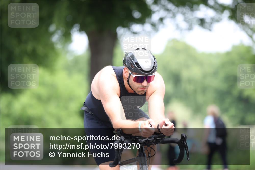 15.06.2025 - 7 Türme Triathlon Yannick Fuchs http://msf.ph/oto/7993270 15.06.2025 12:06:32 Radfahren 295 meine-sportfotos.de
