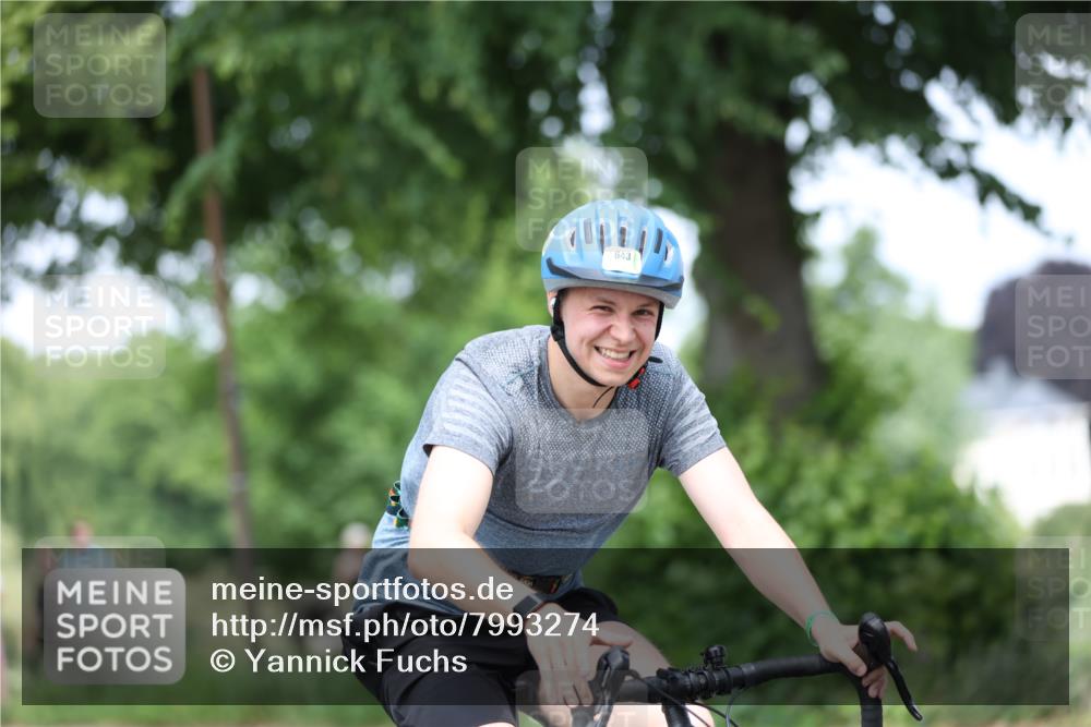 15.06.2025 - 7 Türme Triathlon Yannick Fuchs http://msf.ph/oto/7993274 15.06.2025 13:06:47 Radfahren 383, 544, 572, 1192 meine-sportfotos.de