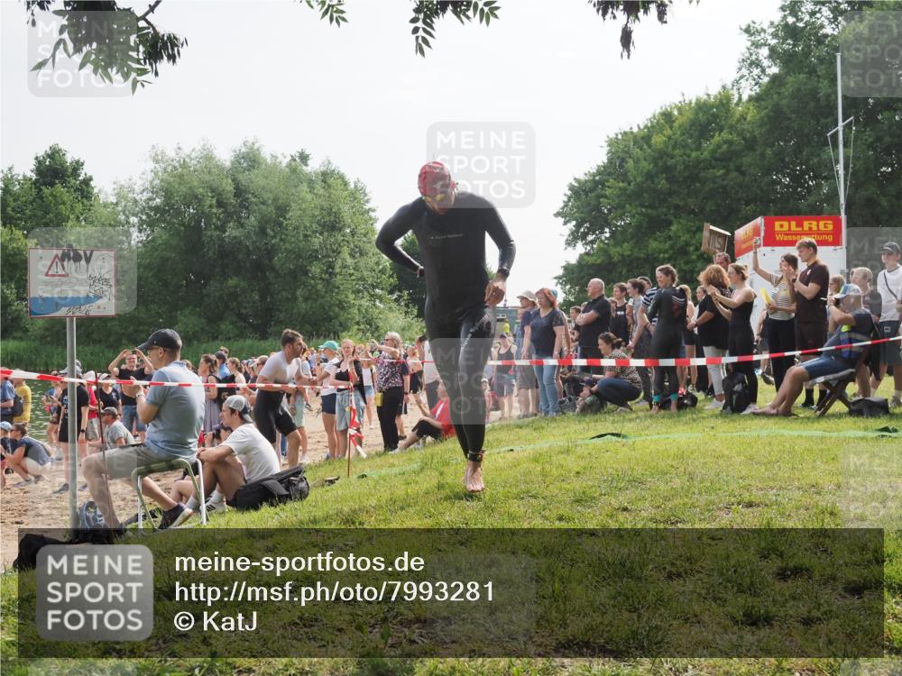 15.06.2025 - 27. Vierlanden-Triathlon KatJ http://msf.ph/oto/7993281 15.06.2025 09:54:19 Schwimmen 302, 337, 342, 356 meine-sportfotos.de
