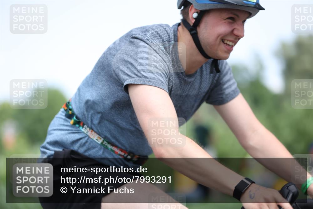 15.06.2025 - 7 Türme Triathlon Yannick Fuchs http://msf.ph/oto/7993291 15.06.2025 13:06:47 Radfahren 383, 544, 572, 1192 meine-sportfotos.de