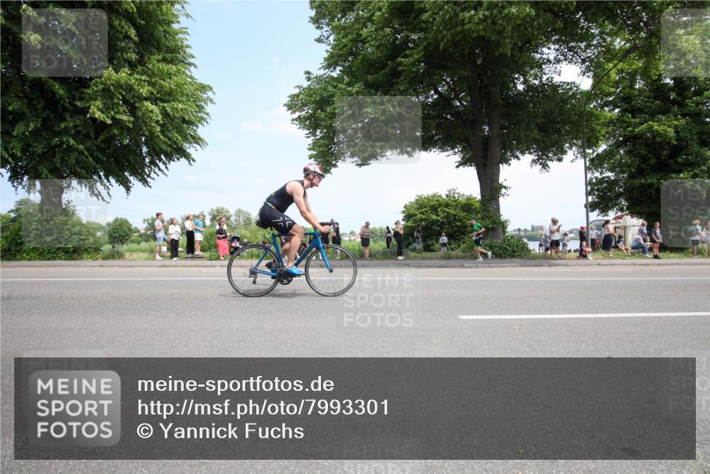 15.06.2025 - 7 Türme Triathlon Yannick Fuchs http://msf.ph/oto/7993301 15.06.2025 13:31:14 Radfahren 386, 741, 938, 1166 meine-sportfotos.de