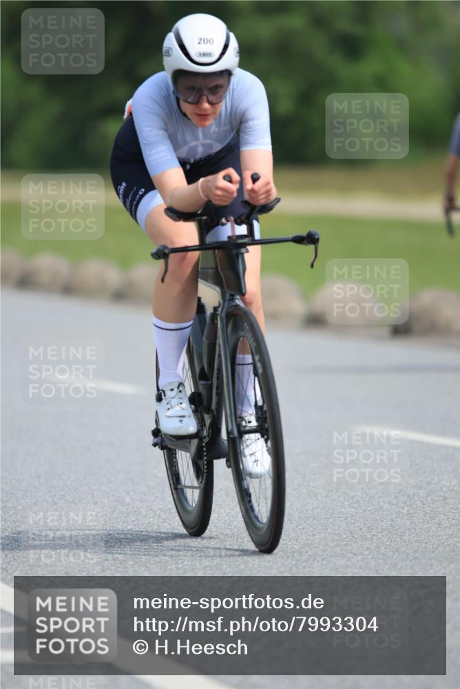 15.06.2025 - 27. Vierlanden-Triathlon H.Heesch http://msf.ph/oto/7993304 15.06.2025 10:22:28 Radfahren 200, 241, 490 meine-sportfotos.de