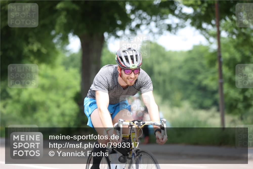 15.06.2025 - 7 Türme Triathlon Yannick Fuchs http://msf.ph/oto/7993317 15.06.2025 12:06:50 Radfahren 337 meine-sportfotos.de