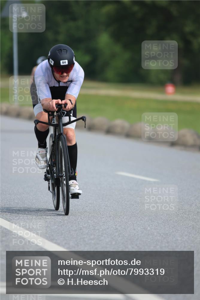 15.06.2025 - 27. Vierlanden-Triathlon H.Heesch http://msf.ph/oto/7993319 15.06.2025 10:23:24 Radfahren 60, 64, 226, 507, 608 meine-sportfotos.de