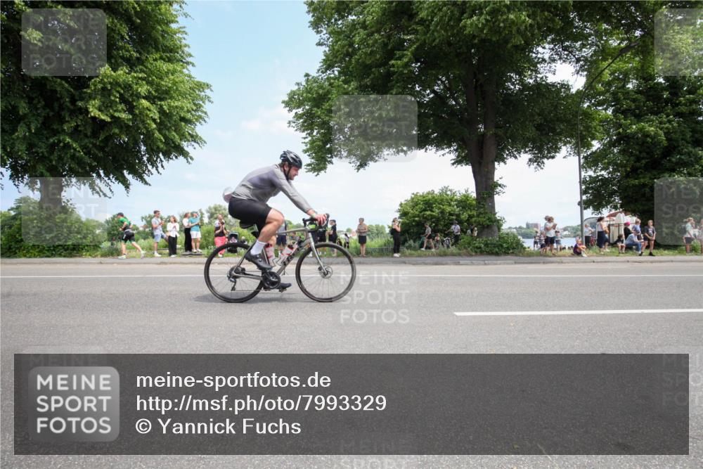 15.06.2025 - 7 Türme Triathlon Yannick Fuchs http://msf.ph/oto/7993329 15.06.2025 13:31:18 Radfahren 741, 859, 938 meine-sportfotos.de