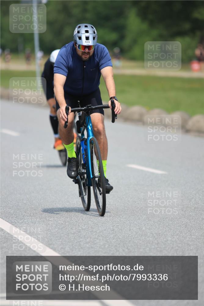 21.06.2025 - 27. Vierlanden-Triathlon H.Heesch http://msf.ph/oto/7993336 15.06.2025 12:04:41 Radfahren 237, 252, 822, 826, 913 meine-sportfotos.de