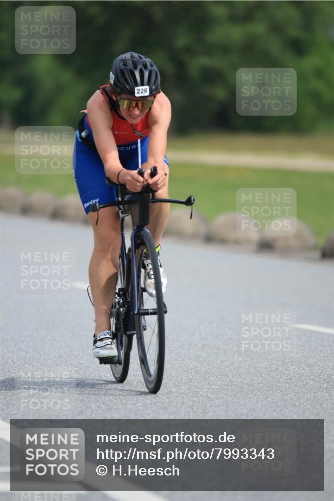 15.06.2025 - 27. Vierlanden-Triathlon H.Heesch http://msf.ph/oto/7993343 15.06.2025 10:23:29 Radfahren 226, 507, 559 meine-sportfotos.de