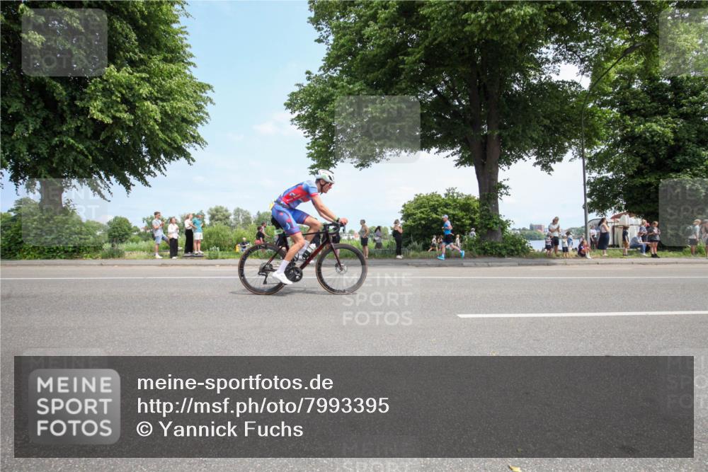 15.06.2025 - 7 Türme Triathlon Yannick Fuchs http://msf.ph/oto/7993395 15.06.2025 13:31:34 Radfahren 384, 467, 1004, 1106, 1193 meine-sportfotos.de