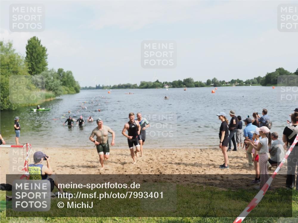21.06.2025 - 27. Vierlanden-Triathlon MichiJ http://msf.ph/oto/7993401 15.06.2026 09:55:32 Schwimmen 272, 316, 327, 329, 335, 353, 548 meine-sportfotos.de