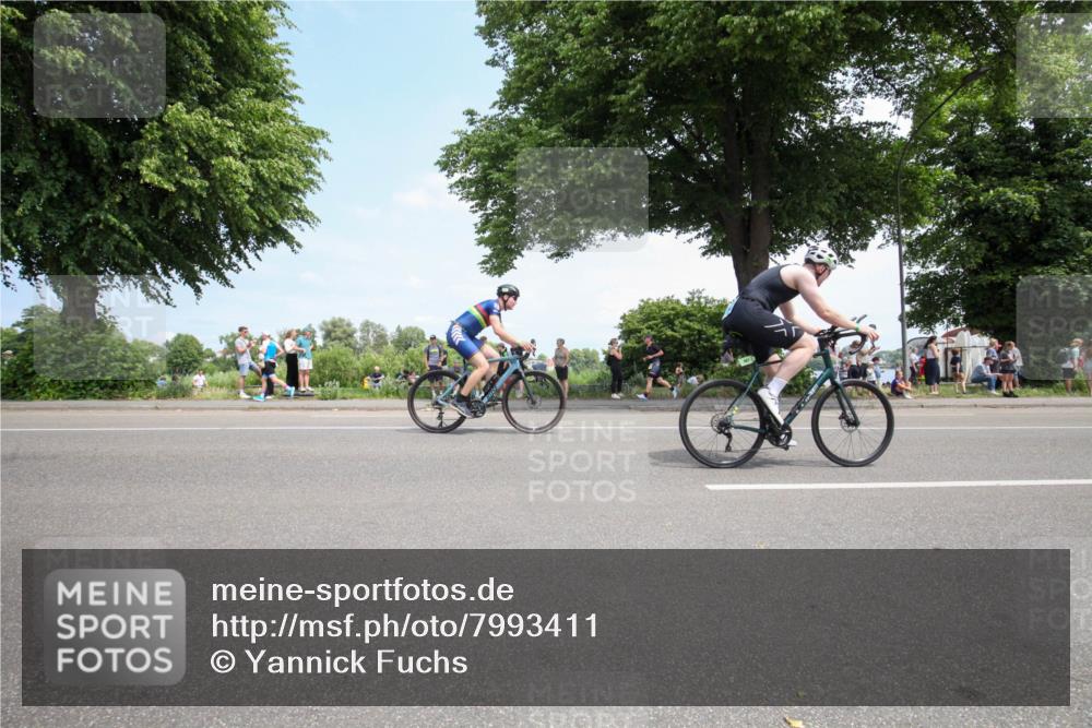 15.06.2025 - 7 Türme Triathlon Yannick Fuchs http://msf.ph/oto/7993411 15.06.2025 13:31:38 Radfahren 234, 467, 986, 988, 1004, 1193, 1198 meine-sportfotos.de