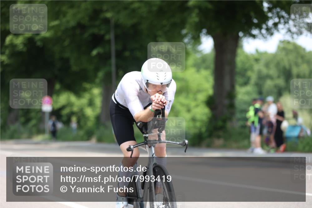 15.06.2025 - 7 Türme Triathlon Yannick Fuchs http://msf.ph/oto/7993419 15.06.2025 12:07:04 Radfahren 311 meine-sportfotos.de