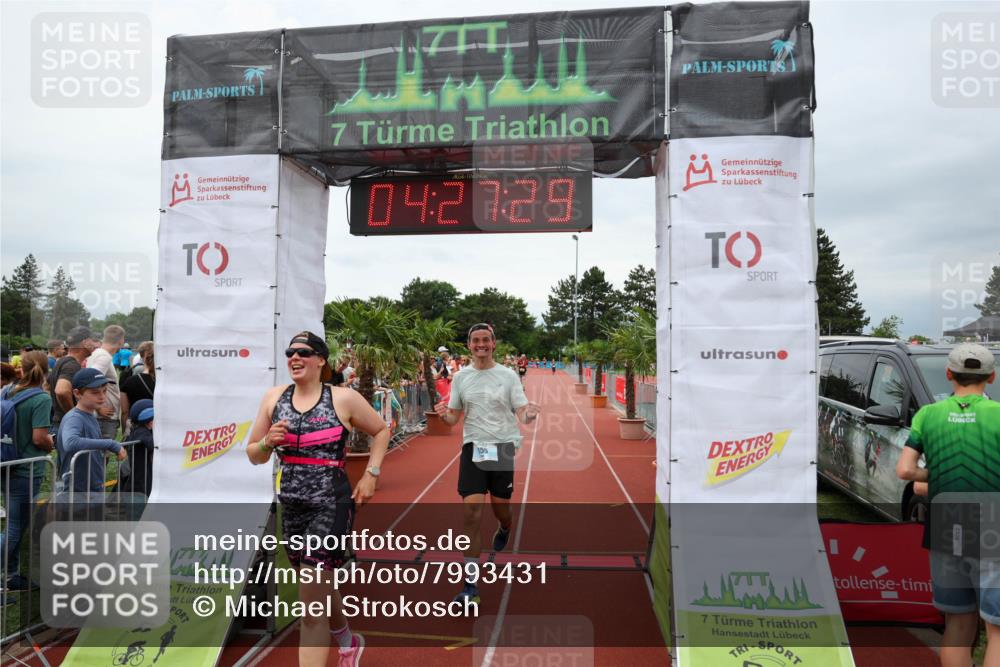 15.06.2025 - 7 Türme Triathlon Michael Strokosch http://msf.ph/oto/7993431 15.06.2025 14:27:29 Ziel 355, 498, 970 meine-sportfotos.de