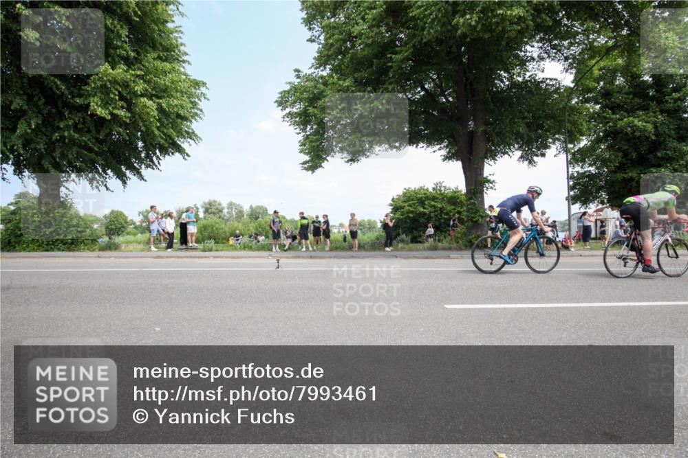 15.06.2025 - 7 Türme Triathlon Yannick Fuchs http://msf.ph/oto/7993461 15.06.2025 13:31:45 Radfahren 234, 327, 582, 665, 708, 986, 988, 990, 1004, 1198 meine-sportfotos.de