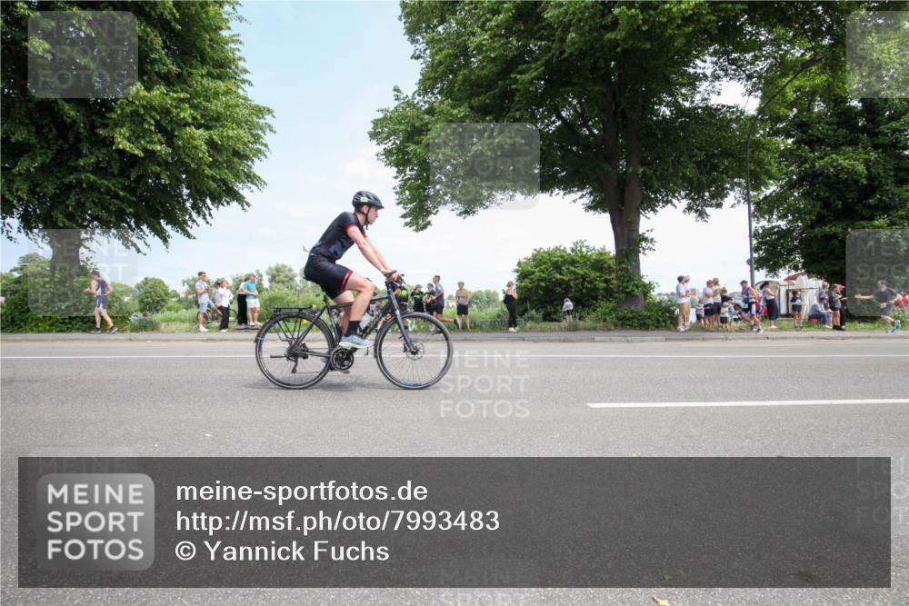 15.06.2025 - 7 Türme Triathlon Yannick Fuchs http://msf.ph/oto/7993483 15.06.2025 13:31:52 Radfahren 327, 665, 708, 784, 990, 1087, 1167 meine-sportfotos.de