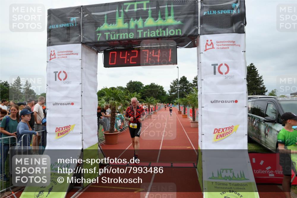15.06.2025 - 7 Türme Triathlon Michael Strokosch http://msf.ph/oto/7993486 15.06.2025 14:27:41 Ziel 702 meine-sportfotos.de