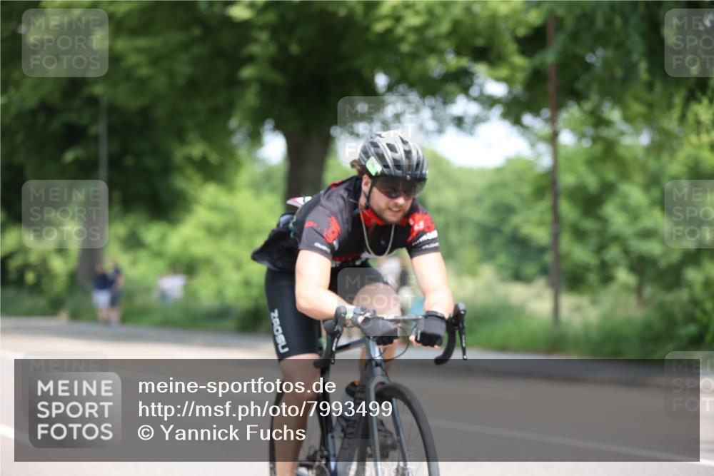 15.06.2025 - 7 Türme Triathlon Yannick Fuchs http://msf.ph/oto/7993499 15.06.2025 12:07:35 Radfahren 294 meine-sportfotos.de